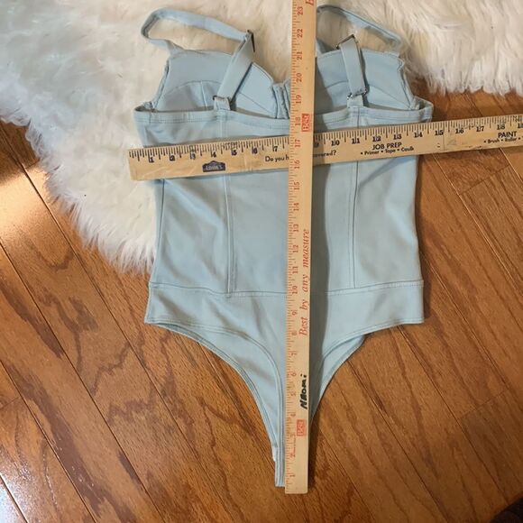 Haute Monde size medium bustier style mint bodysuit w/built in bra/wide straps - Picture 6 of 7
